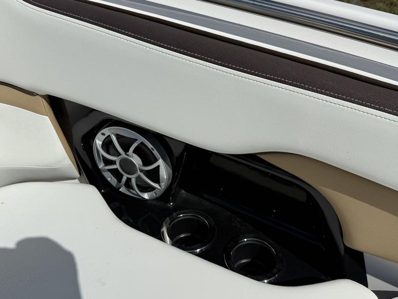 B9670630-6DFA-4049-94B3-C022EC93D8C6