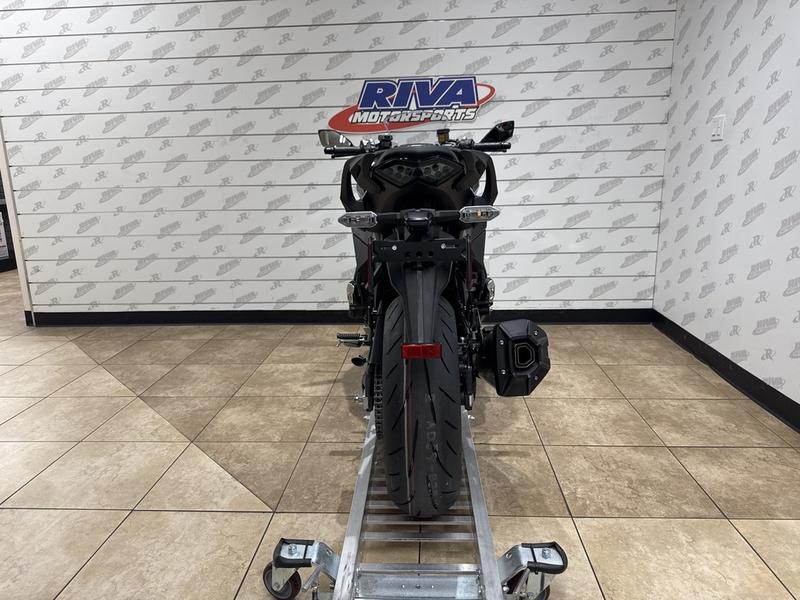 BA1227D0-632E-41DB-89DB-1276246B6692