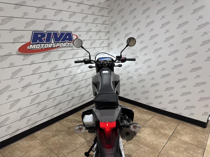 C00D93FC-3751-41E5-858B-6D13C7DDA9BC