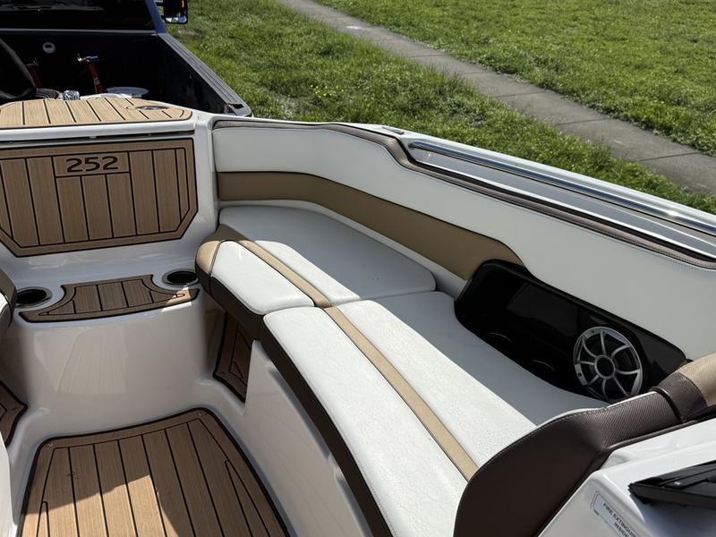 C01502D7-FB68-403F-8F64-FB67EE26DE05