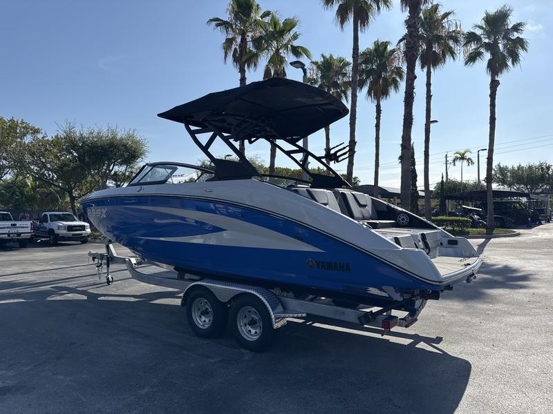 C10EF39E-78A7-4423-9A59-4933BF905507