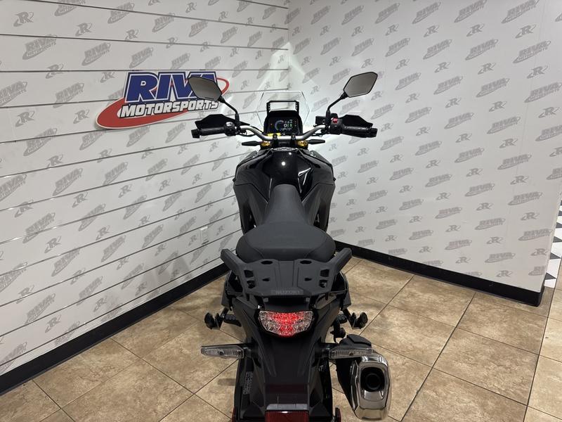 C34B282D-1C03-42E7-AAA5-2801E95C0E51