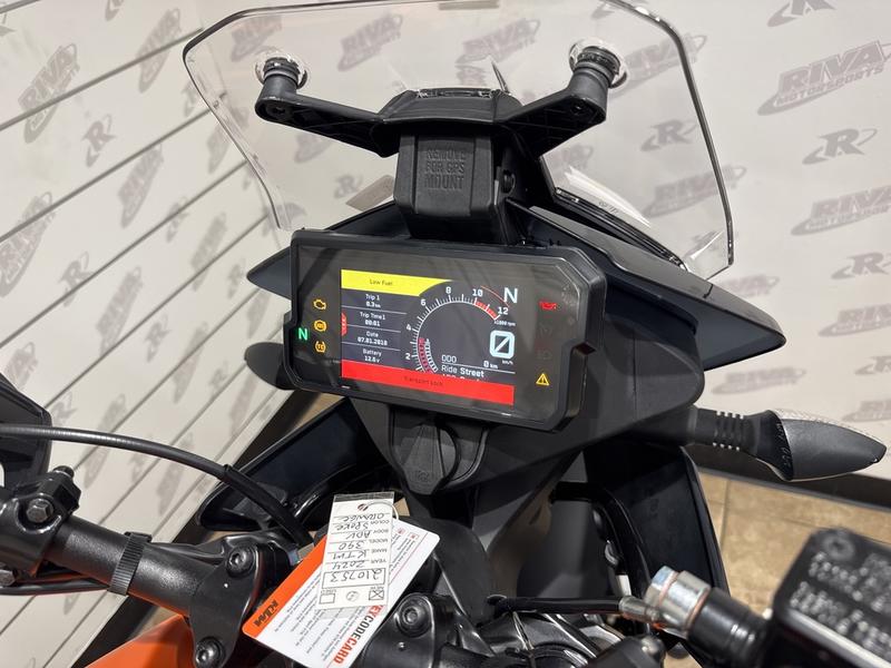 C36E07DF-879C-4B8B-8047-A15FAE98C2EB