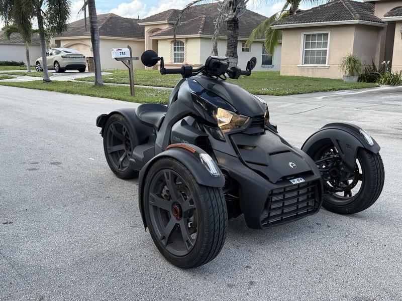 CDDEA1B7-B075-4EF5-953A-EB583E48E5A3