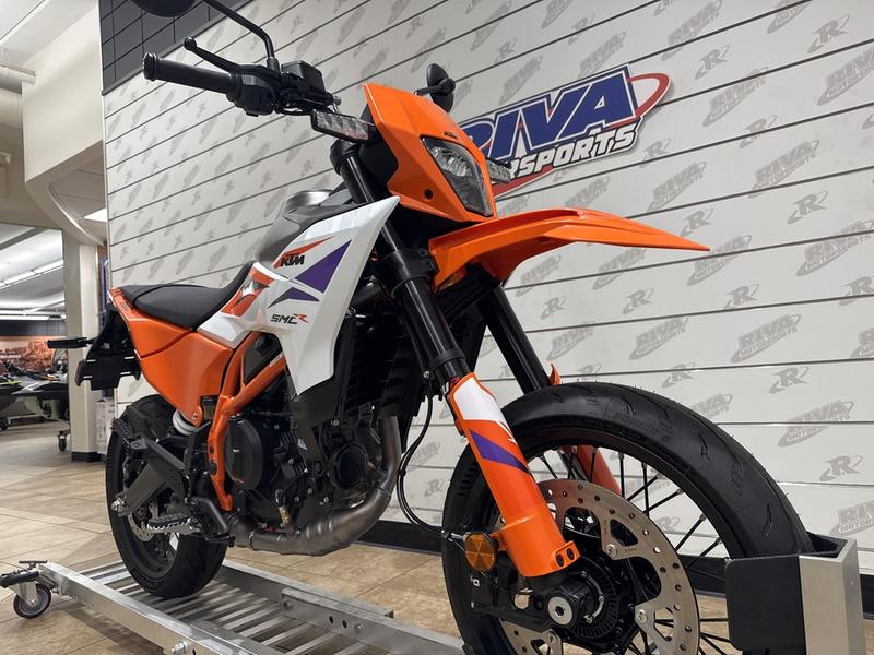 CFB084F7-9DB2-4295-B7BE-E8D4FFFFB8B1