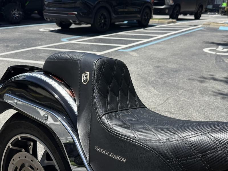 D2D1A23F-1251-45DA-A7E8-78786D48B3AB