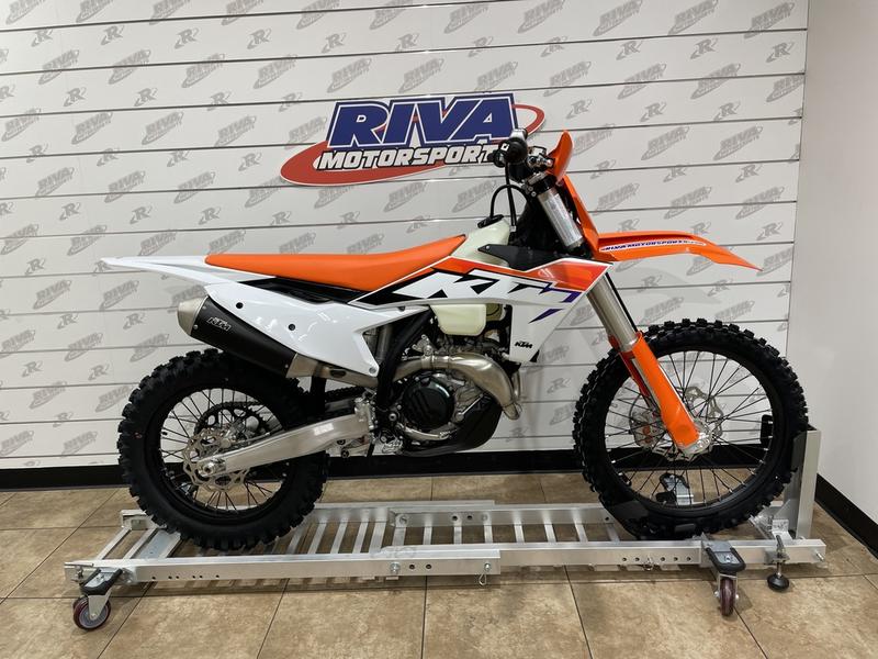 D95A2CEC-47A1-4D03-AF73-7C9773B05AF6