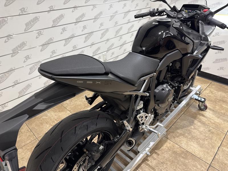 E2E939F1-EF86-4A33-9689-5F3CDE3E8690