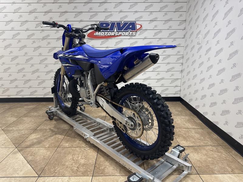 E3583512-0E95-4430-BA81-B390D8E7F507