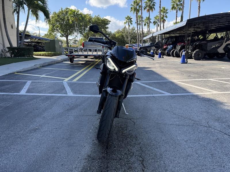 E58341D7-0F7E-4AFA-A7B6-B41FFFC13FFF