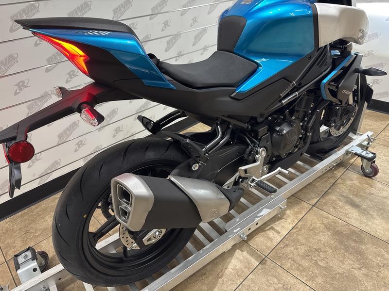 E8DE1AE0-9930-4DFC-8373-EE87A040A374