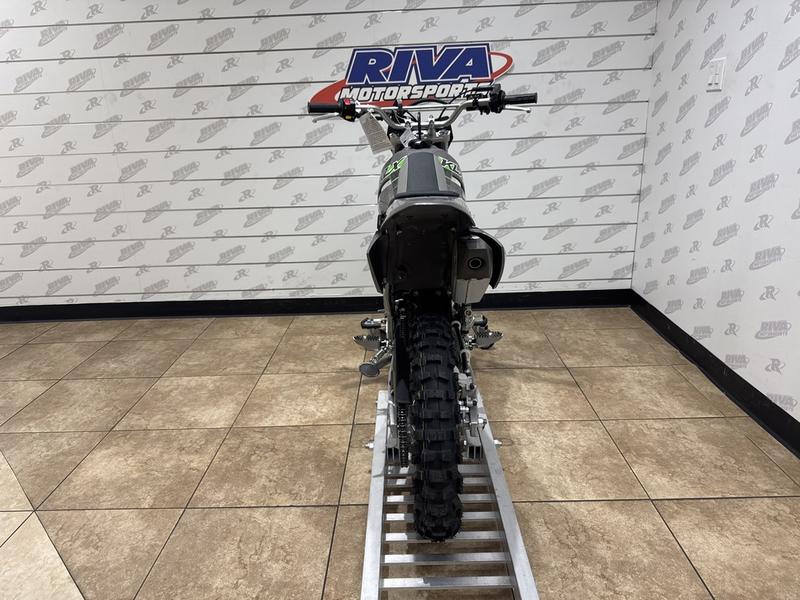 EC813CCE-DE56-4C96-8891-1B9651D9FB70