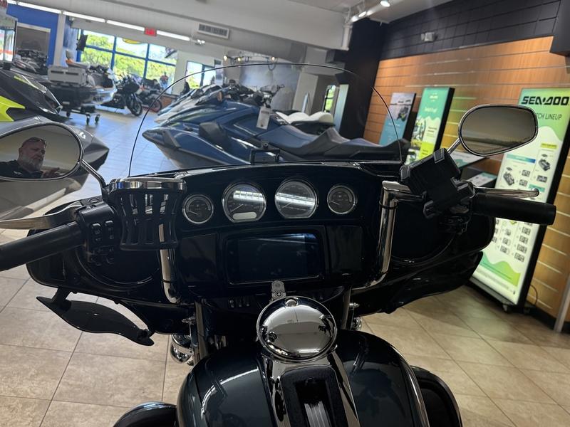 EDC6161E-B84A-4CBD-8AD6-2DE37B1B2763