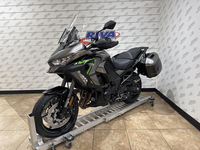 EFBB38D6-8F3B-4416-944E-408BC7E12682