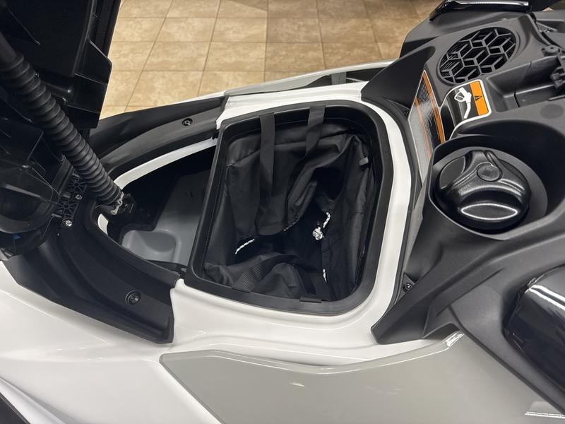 EFCA4E34-A552-4BD0-A23E-E00EA5F911A2