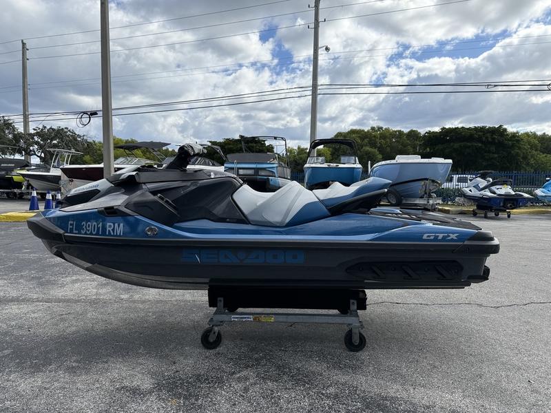 F691FBA0-464D-4A9C-A8E2-BD8F985593FE